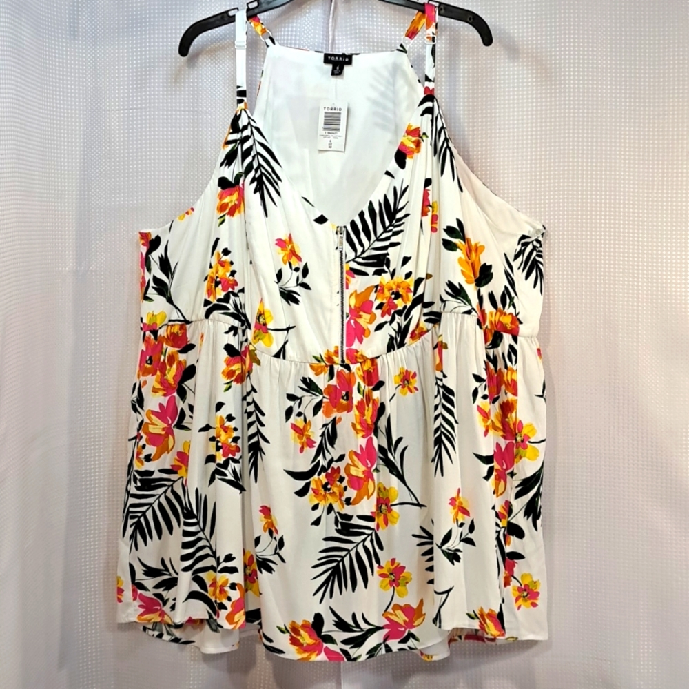 🆕️ Torrid Sz 6 Top